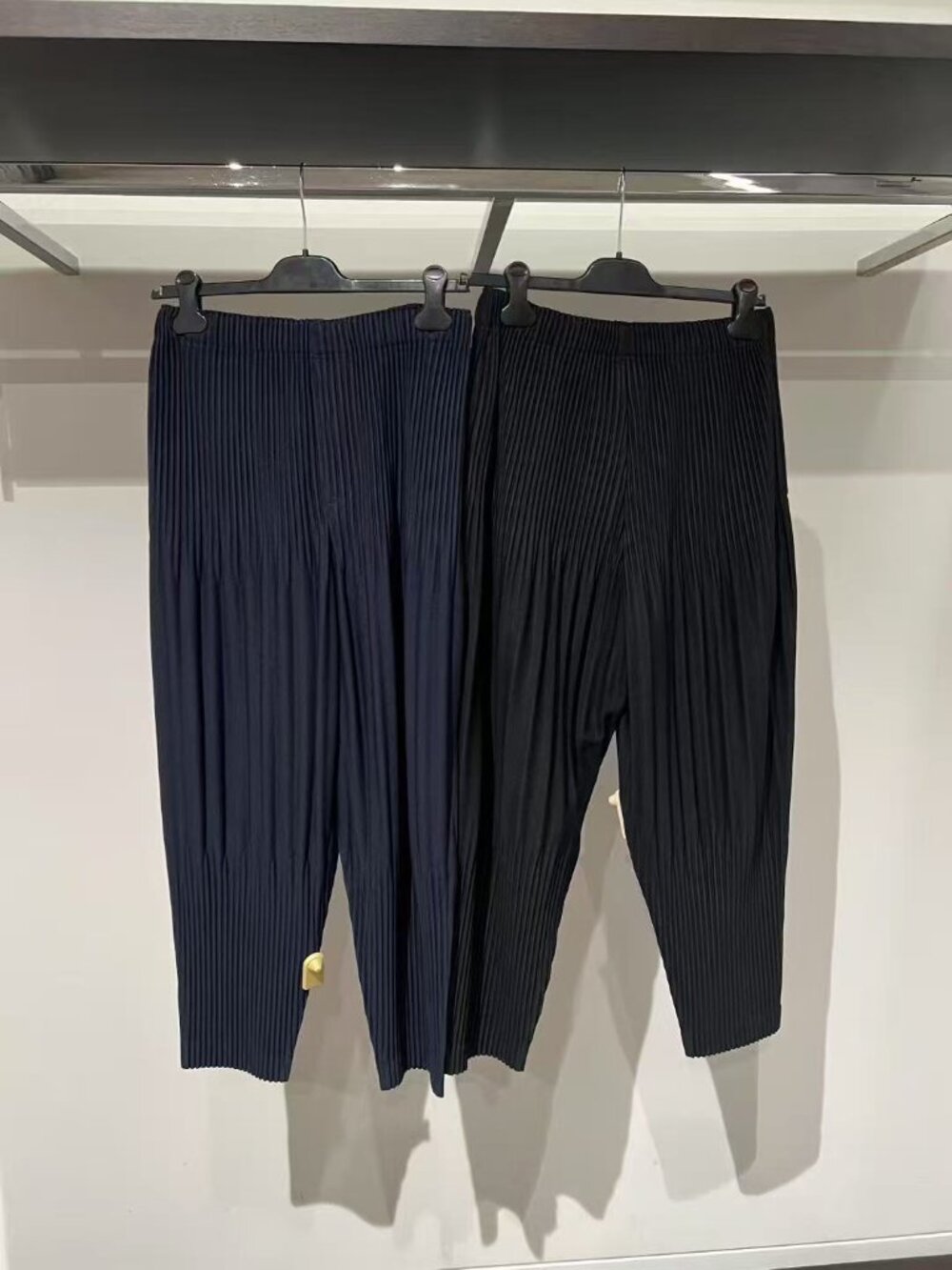 HOMME PLISSÉ ISSEY MIYAKE Pleated Tapered Trousers in Navy | Size:1 - Picture 4 of 11